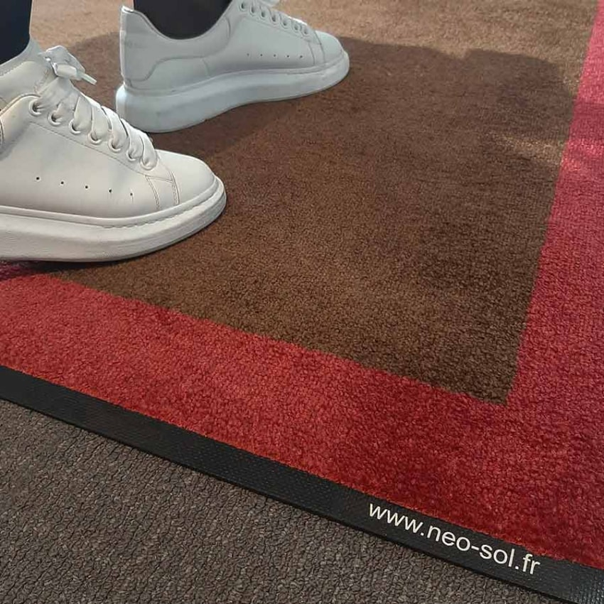 Individuelle Eingangsmatten Tapis logo fibres recyclées à la forme - 84 - COLORSTAR